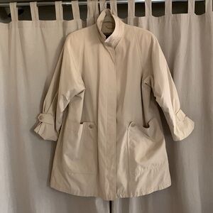 London Fog mid length trench jacket. Removable faux fur liner. Size 16.